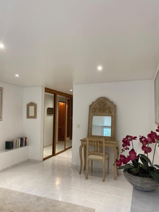 T2 Avec Jardin Et Piscine Privee Apartman Velaux Kültér fotó